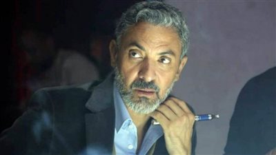 فتحي عبدالوهاب يدخل  