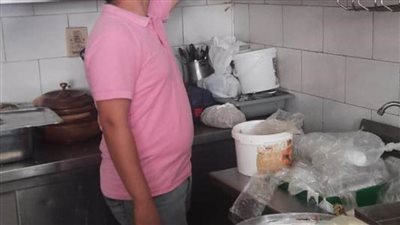 صحة المنيا تحرر 102 مخالفة لمنشآت غذائية، وتعدم 437 كجم أغذية غير صالحة 