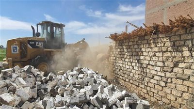 إزالة  ٣٢ حالة تعدٍ بمساحة ٦٠٤٠ مترًا مربعًا بالإسماعيلية 