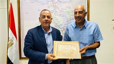 مكافأة مالية لمواطن سلم قطعة أثرية عثر عليها