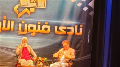 حمادة نور يعزف على آلة الكاخون وسط تفاعل كبير بنادي فنون الأوبرا بدمنهور