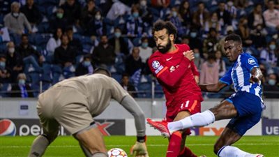 محمد صلاح يسجل في خماسية ليفربول أمام بورتو بدوري الأبطال