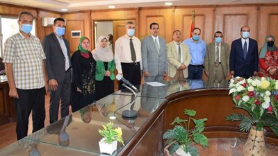 رئيس جامعة العريش يبحث مع وكلاء الكليات الاستعداد للعام الجديد ودعم العملية التعليمية 