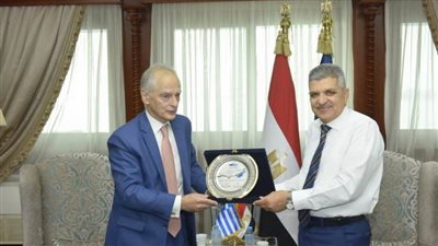 الفريق أسامة ربيع يلتقي السفير اليوناني لبحث سبل التعاون المشترك