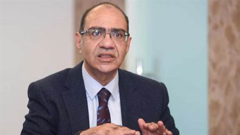 الدكتور حسام حسني