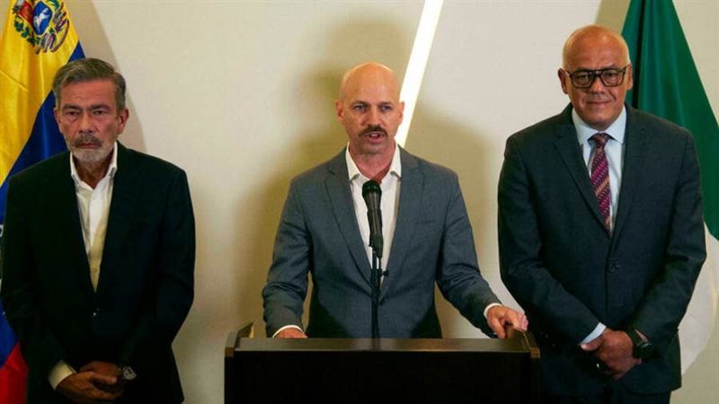 وفد الحكومة والمعارضة