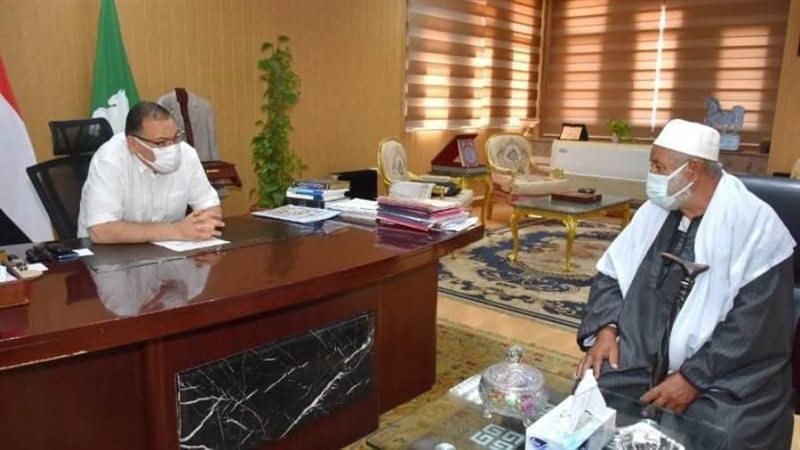 محافظ الشرقية مع