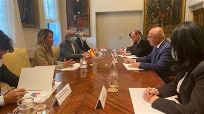 وزير النقل يلتقي وزيرة النقل الإسبانية لبحث سبل التعاون المشترك بين الجانبين في   مجالات النقل المختلفة