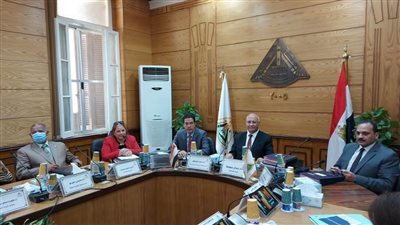 جامعة بنها تناقش استعدادات العام الدراسى الجديد 