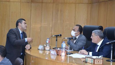 محافظ المنيا يتابع نسب تنفيذ مشروعات المبادرة الرئاسية 