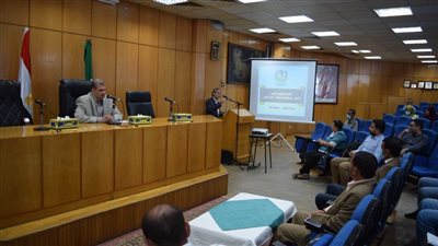 سكرتير عام المنيا يتابع القضية السكانية ويناقش الخطط المستقبلية مع الجهات الشريكة