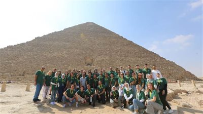 منطقة الاهرامات تستقبل مجموعة من  الشباب الروسى