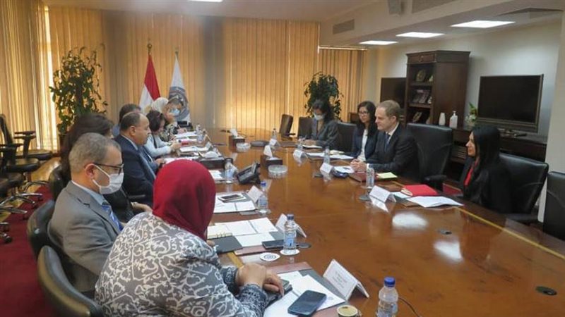 لقاء وزير المالية