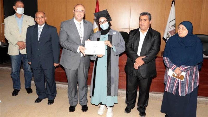 تكريم أوائل مدارس