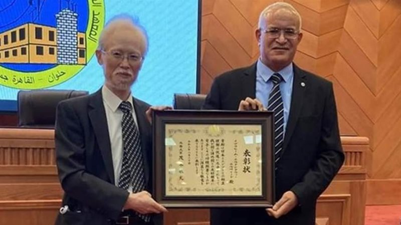 الدكتور طنطاوي أثناء