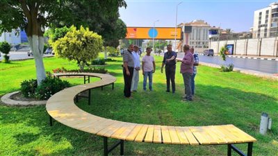 أشكال جديدة للمقاعد والبرجولات بالحدائق العامة بالقاهرة