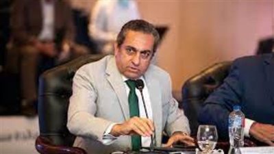 نائب وزير الإسكان يتفقد مشروع تطوير 