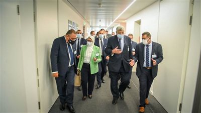 وزيرة الصحة تتفقد مصنع إنتاج الأجهزة الطبية والأشعة بشركة 