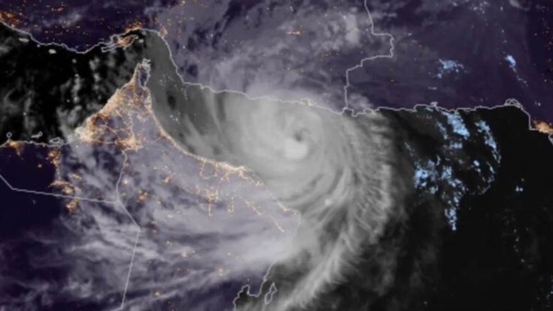 تطورات إعصار شاهين