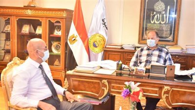 محافظ أسيوط يناقش مع جهاز تعمير الوادي الجديد الموقف التنفيذي لعدد 316 مشروعا