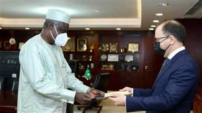 مندوب مصر لدى الاتحاد الإفريقي يقدم أوراق اعتماده لرئيس المفوضية