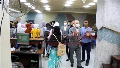 محافظ كفر الشيخ ونائبه يكتشفان سراديب و