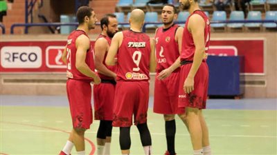 رجال سلة الأهلي ينتصرون على الفتح السعودي بالبطولة العربية