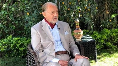 نقيب الممثلين: عبدالعزيز مخيون يستجيب للعلاج وحالته مستقرة