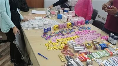 ضبط ٣ منشآت طبية تدار بدون ترخيص وأدوية منتهية الصلاحية بالبحيرة