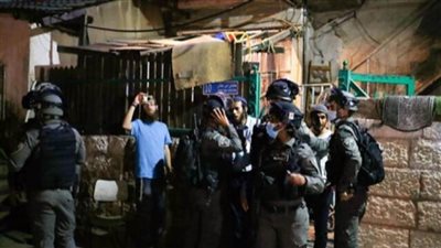 قطيع المُستوطنين يقتحم حي الشيخ جراح بالقدس وسط حماية من شرطة الاحتلال