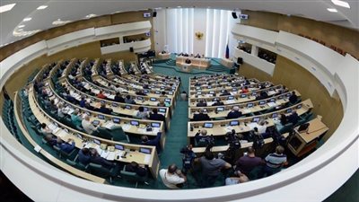 برلماني روسي يُطالب بريطانيا بتقديم إيضاحات حول تدخلها في شؤون بلاده