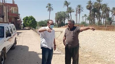 لاستقبال فصل الشتاء.. رئيس مدينة ملوى يتابع أعمال تطهير مخرات السيول