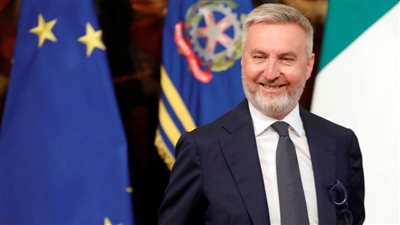 وزير الدفاع الايطالى للبحر المتوسط أهمية استراتيجية لأوروبا 