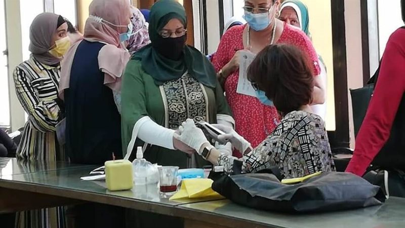 تطعيم ١٨٨ موظفا بحي