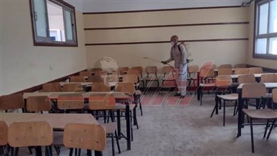تعقيم وتطهير المدارس استعدادا لاستقبال طلاب كفر الشيخ