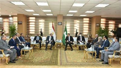 محافظ الشرقية يستقبل وزير التموين بالديوان العام