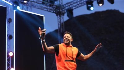 شاهد حماقي في أول حفل له بعد إطلاق ألبومه الجديد