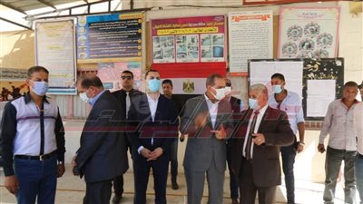 محافظ كفر الشيخ يتفقد عددًا من المدارس في أول يوم دراسي