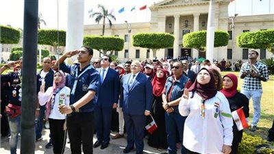 وزير التعليم العالي يشهد مراسم تحية العَلَمِ بجامعة القاهرة في أول أيام الدراسة