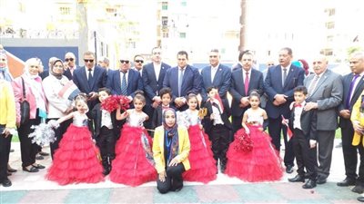 مدير مديرية تعليم الإسكندرية يتفقد المدارس ويحي ذكرى أكتوبر بالإذاعة المدرسية