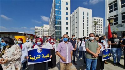 بتحية العلم.. جامعة دمنهور تستقبل طلابها في اليوم الأول للعام الدراسي الجديد