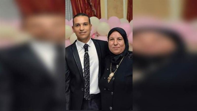 الحاجة أميمة بجانب