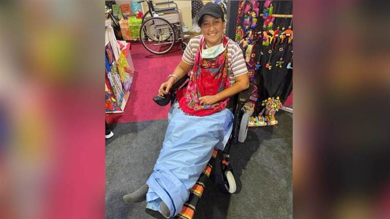 سيدة معرض تراثنا