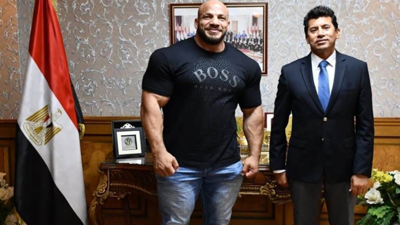 وزير الرياضة وبيج