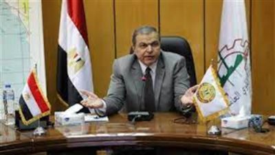 وزير القوى العاملة يسلم 297 عقد عمل لأصحاب الهمم والعزيمة