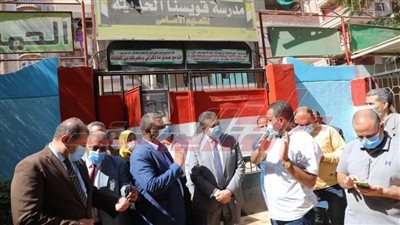 محافظ المنوفية يتفقد مجمع مدارس قويسنا ويشدد على تطبيق الإجراءات الاحترازية.. (صور) 