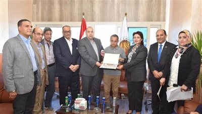 الشعب الجمهوري بسوهاج  يكرم أبطال حرب أكتوبر وأسر الشهداء