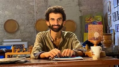 المخرج أحمد حسن يصور المشاهد الأولى من مسلسل 