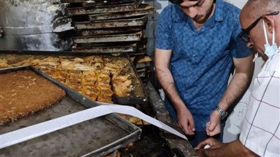 غلق 4 مصانع حلوى وضبط طني أغذية خلال حملة بالدقهلية