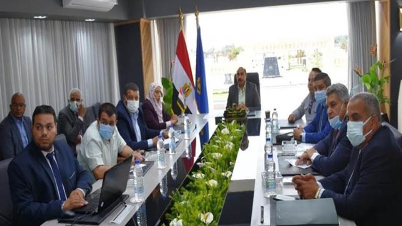 محافظ أسوان